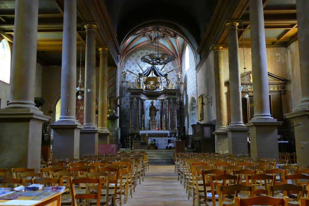 La nef de l'église de Montesquiou